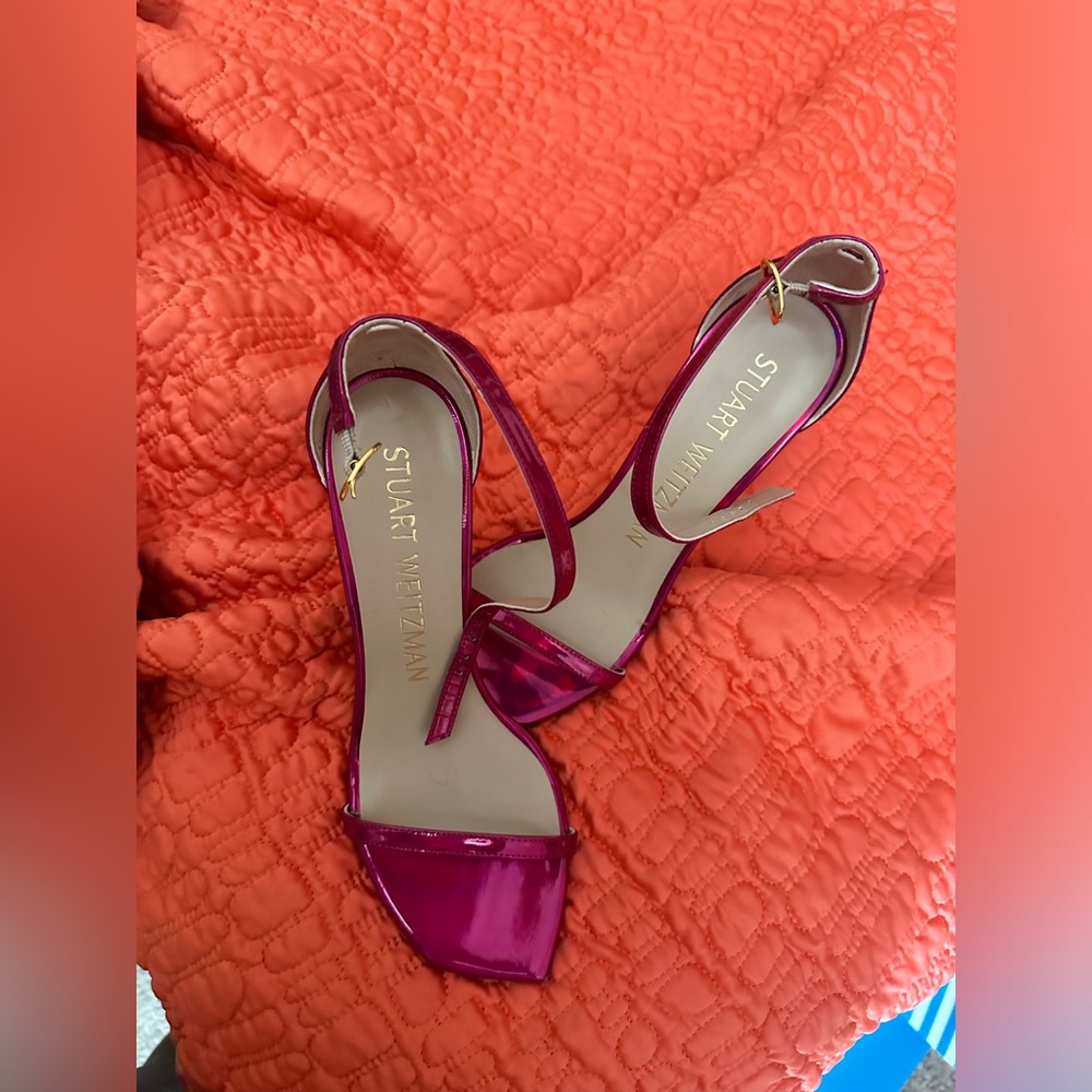 Stuart Weitzman Nudistcurve Metallic Ankle Sandals in Orchard Fuschia size 8